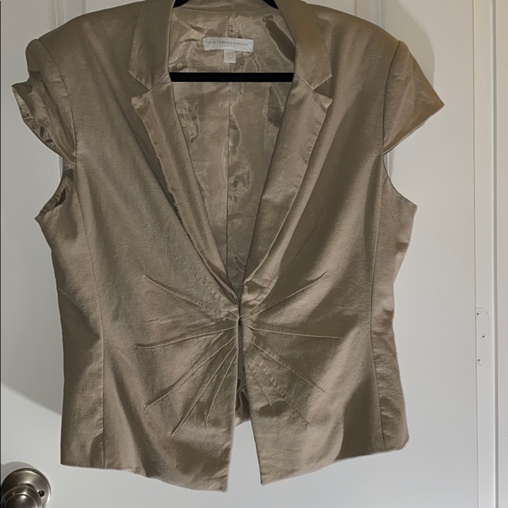 Beautiful preowned linen jacket by NY&CO